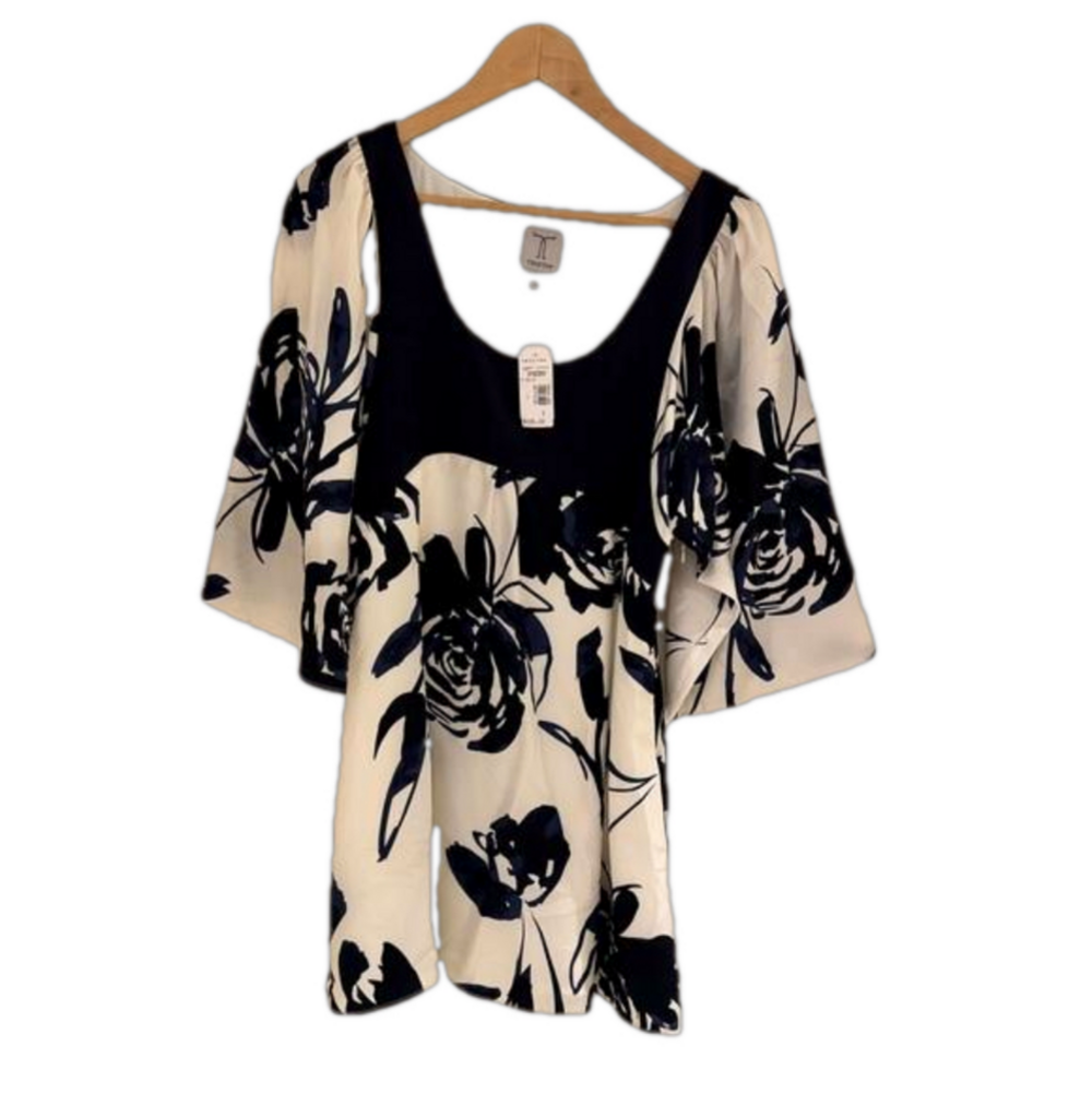 NWT Tristan silk cream and navy floral blouse. Size L